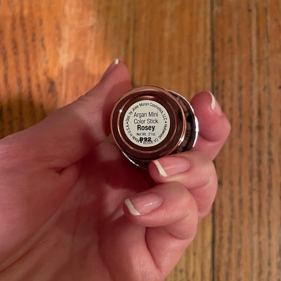 NWT Josie Maran Argan mini color stick color rosey - Picture 2 of 4